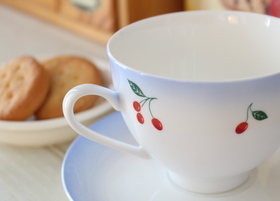 メゾンドマニー チェリー 陶器 ラフレゾン カップ&ソーサー