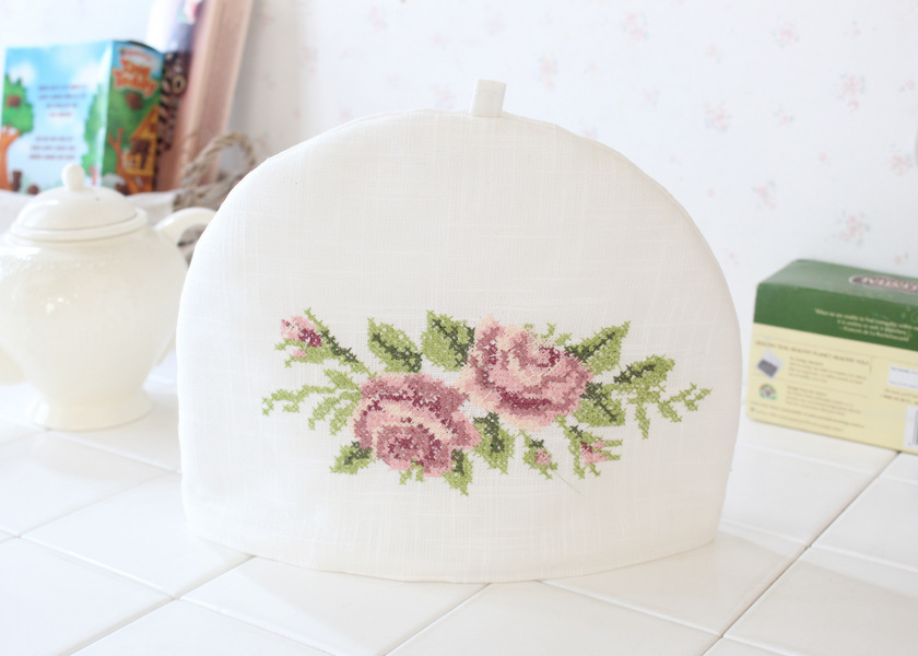 最安値】 SALEஐ⋆*フランスアンティークくすみベージュの薔薇刺繍 