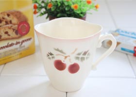 マニー　　ポショアール・ドウ・スリーズ　　陶器　マグカップ(ピンク)
